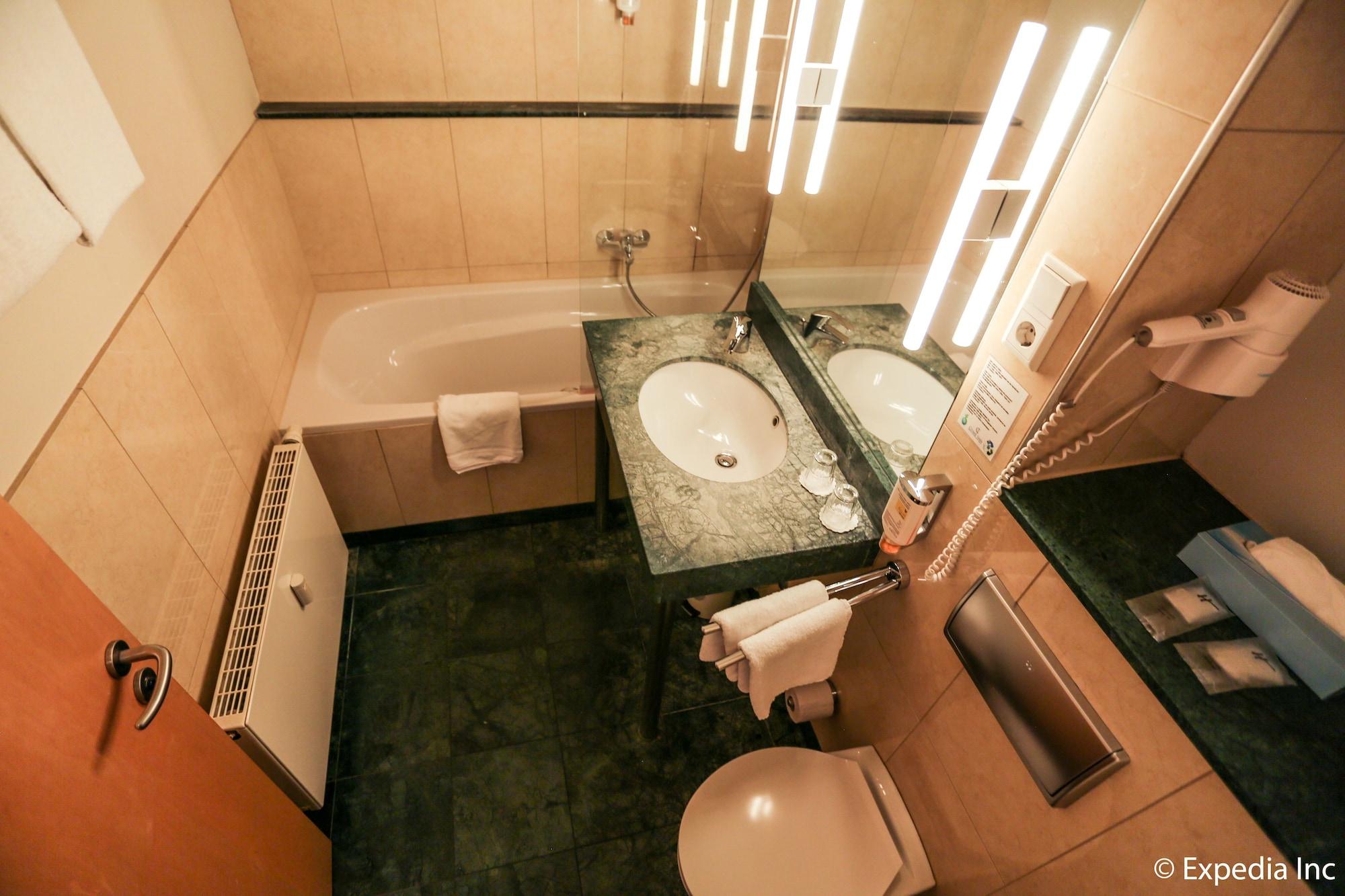 Come Inn Berlin Kurfuerstendamm Εξωτερικό φωτογραφία